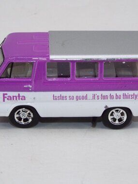 M2 Machines Die Cast 1964 Dodge A100 Camper Van #514